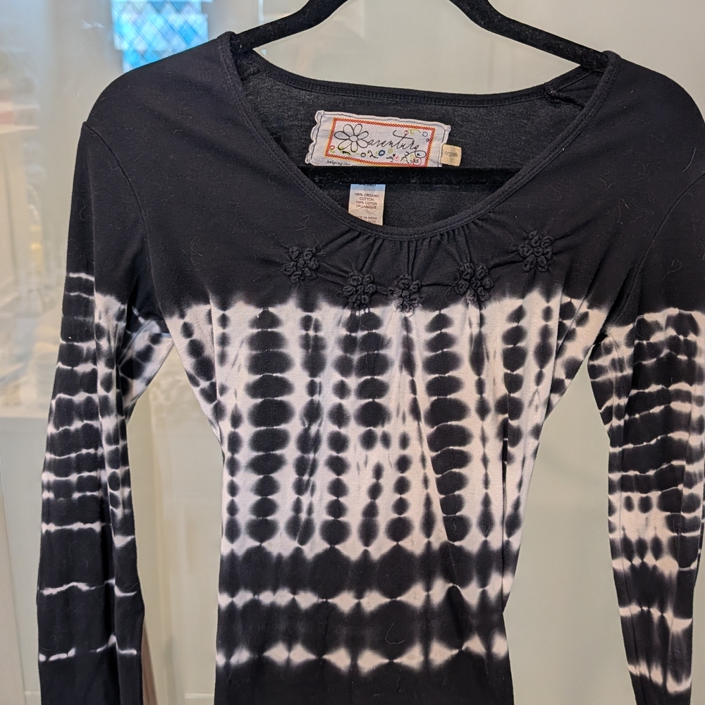 Aventura Black and White Tie-Dye Long Sleeve Top